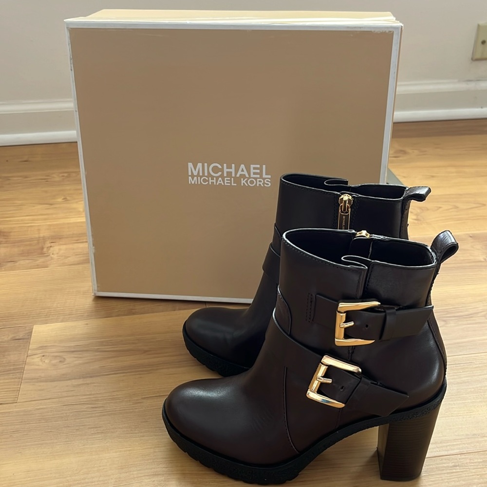 MICHAEL Michael Kors leather platform boots. Size 7. New!